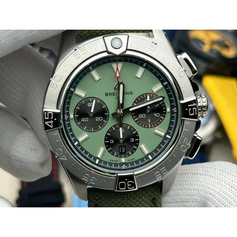 Breitling Avenger B01 Chronograph 44 AB0147101L1X1 Replica - Groene Wijzerplaat Roestvrij Staal