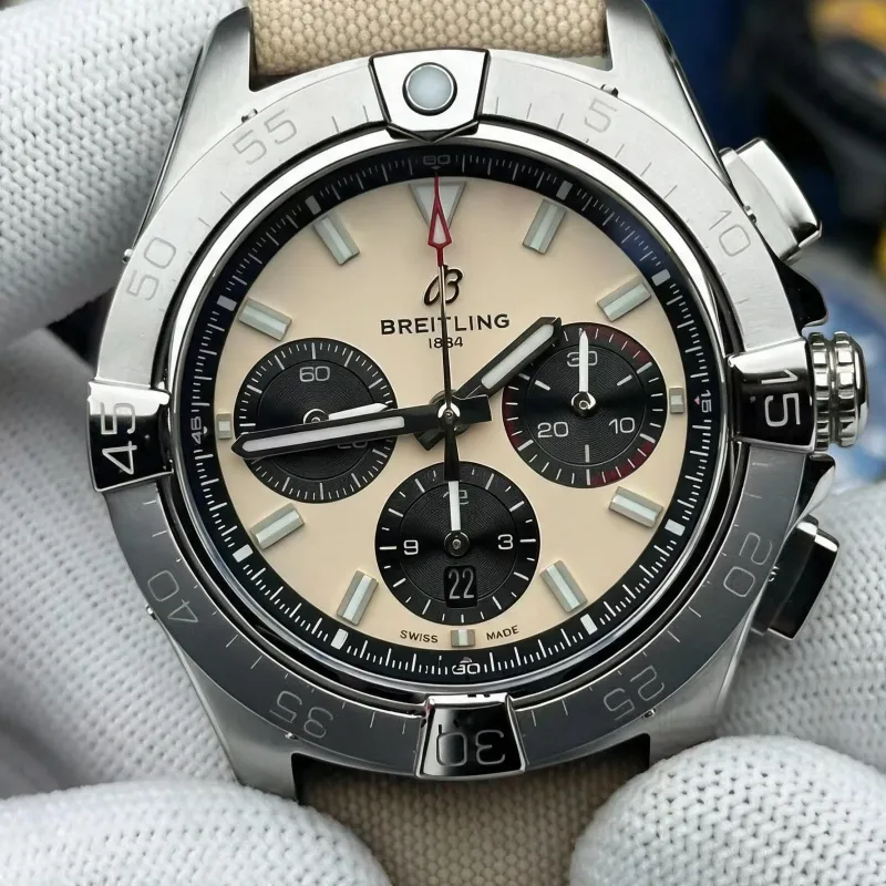 Breitling Avenger B01 Chronograph 44 AB0147101A1X1 Replica - Beige Roestvrij Staal