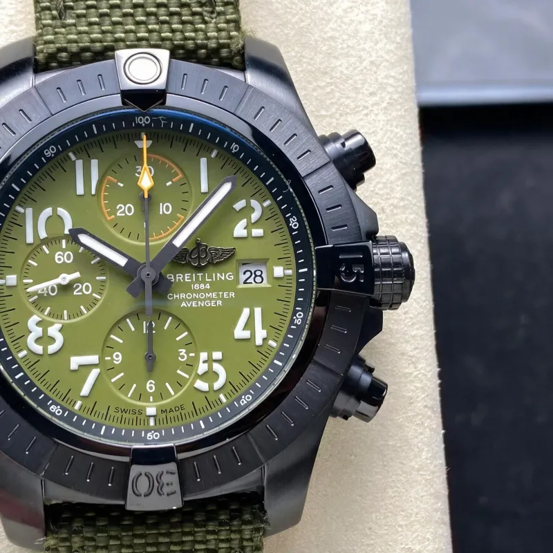 Breitling Avenger Chronograph Military Green V13317101L1X1 Replica - Groene Wijzerplaat