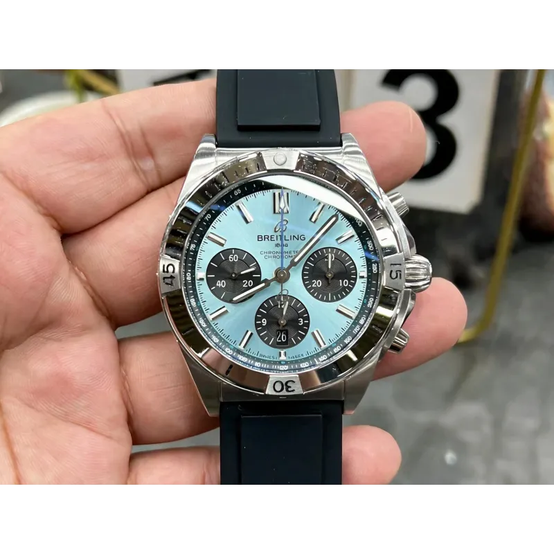 Breitling Chronomat PB0134101C1S1 Replica - IJsblauwe Wijzerplaat Geribbelde Lunette
