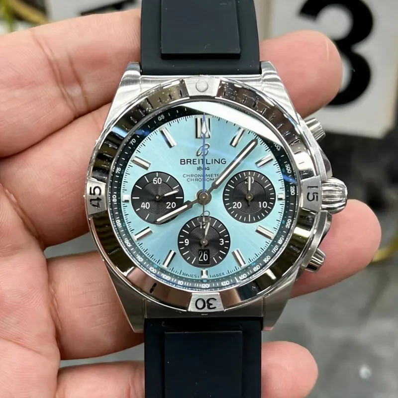 Breitling Chronomat PB0134101C1S1 Replica - IJsblauwe Wijzerplaat Geribbelde Lunette