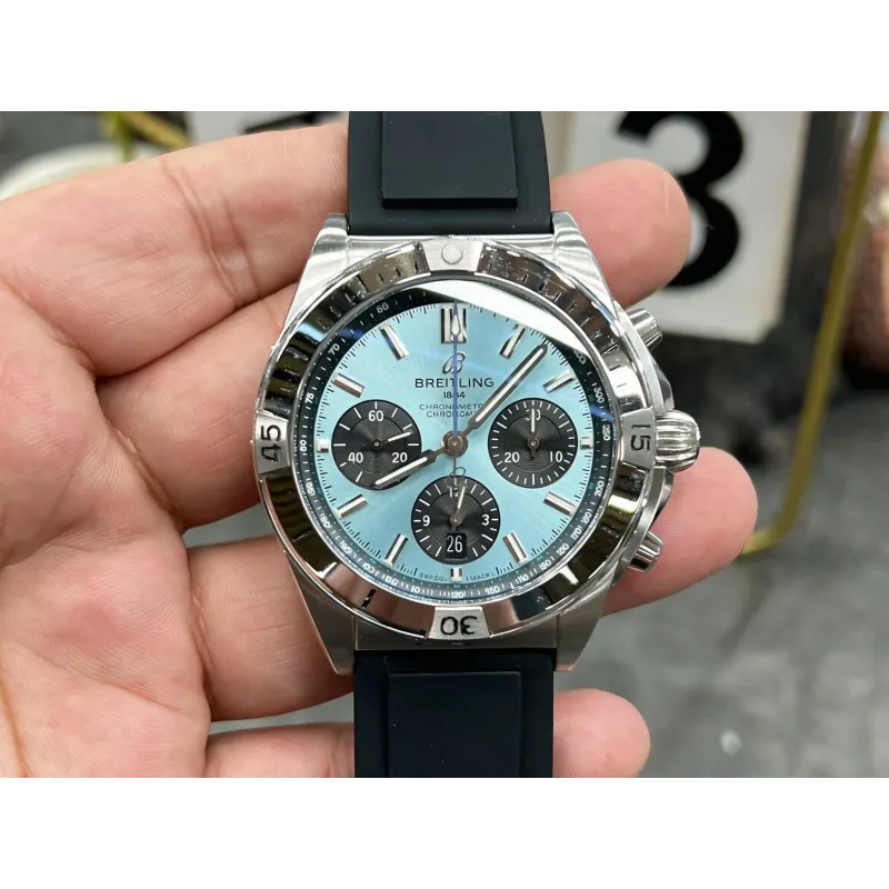 Breitling Chronomat PB0134101C1S1 Replica - IJsblauwe Wijzerplaat Geribbelde Lunette