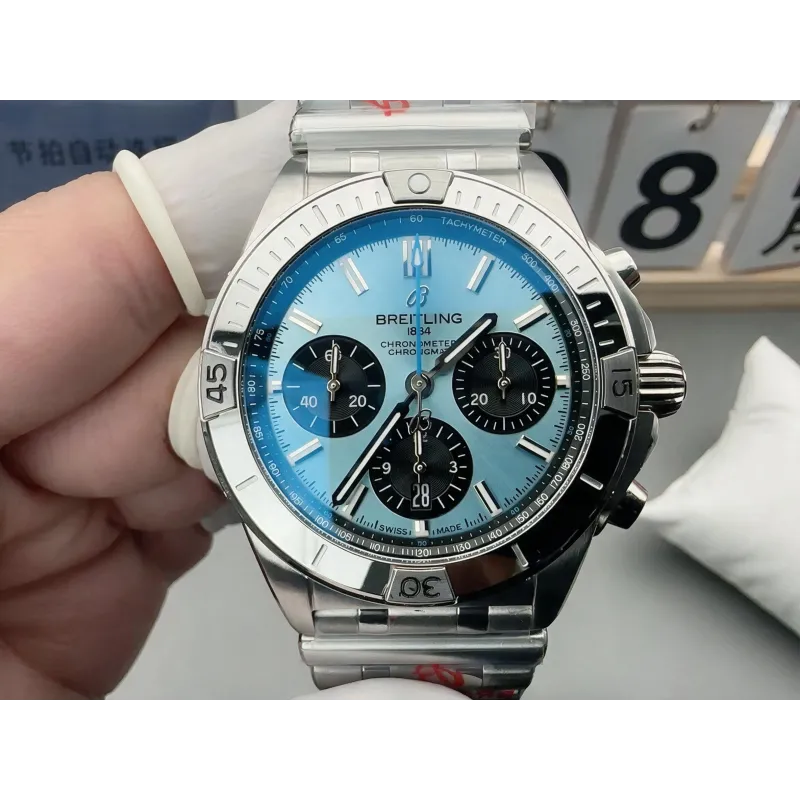 Breitling Chronomat PB0134101C1S1 Replica - IJsblauwe Wijzerplaat Geribbelde Lunette