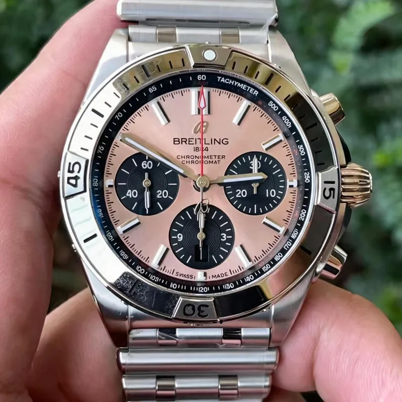 Breitling Chronomat AB0134101K1A1 Replica - Beige Geribbelde Lunette