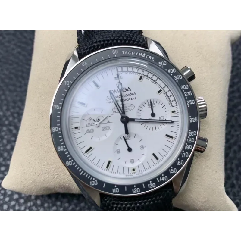 Omega Speedmaster Moonwatch Silver Snoopy 311.32.42.30.04.003 Replica - Witte Wijzerplaat