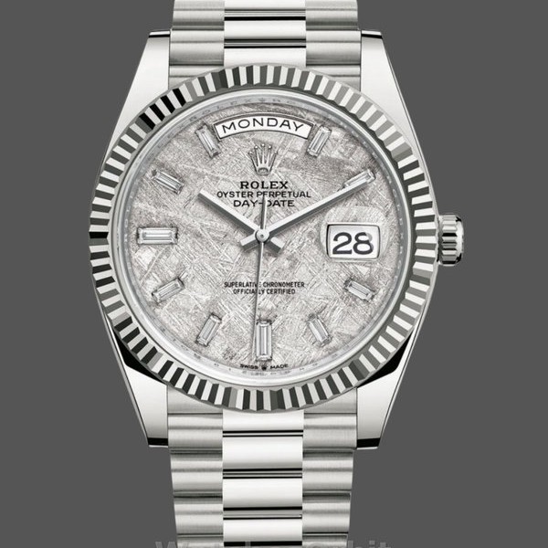 Replica Heren Rolex Day-Date-228239, 40mm, Meteorietgrijze wijzerplaat, geribbelde lunette