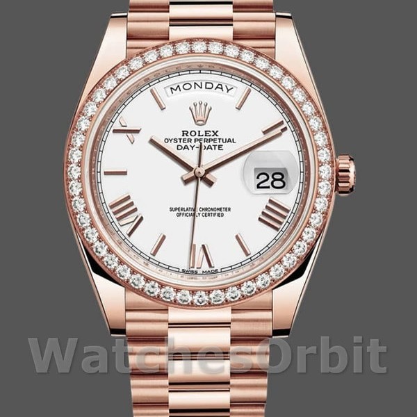 Replica Heren Rolex Day-Date-228345RBR, 40mm, Witte Romeinse Wijzerplaat, Diamanten Bezel