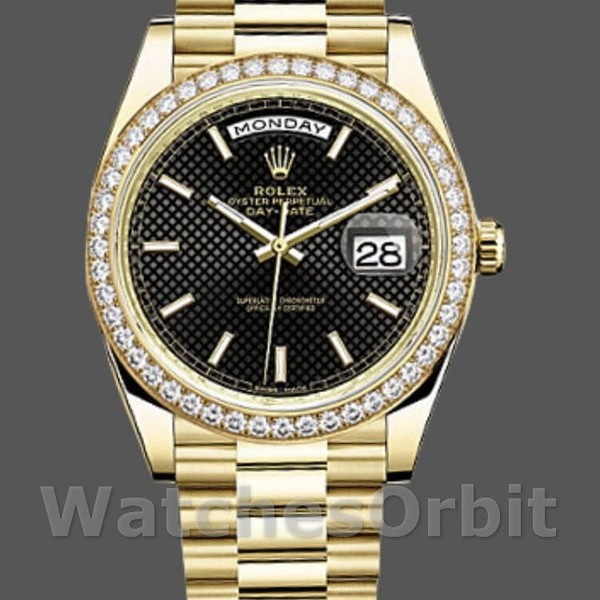 Replica Heren Rolex Day-Date-228348RBR, 40mm, zwarte wijzerplaat met diagonaal motief, diamanten lunette