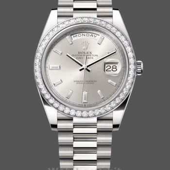 Replica Heren Rolex Day-Date-228349RBR, 40mm, Zilveren wijzerplaat, Diamanten ring